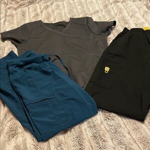 Women’s V-Neck Scrub Top in Charcoal - Unbranded 2 random scrub pants